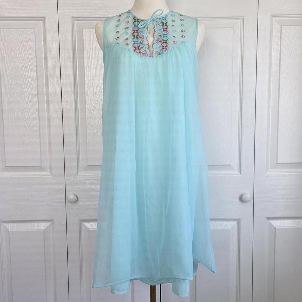 ♡ Vintage Blue Emroidered Nightgown ♡